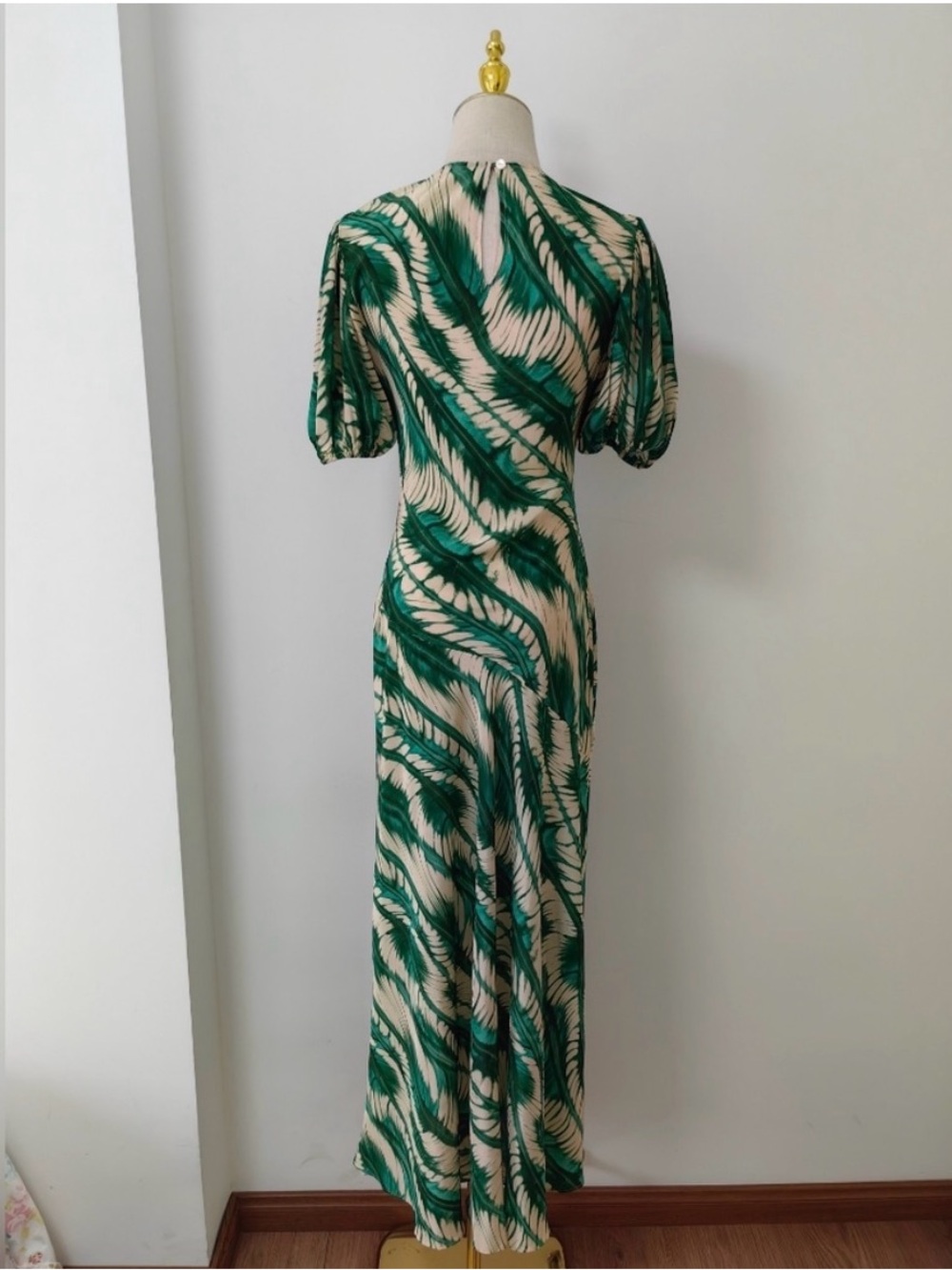 NWT Ulla Johnson Ines Dress Green Silk Puff Sleeve Floral Print Midi Dress Sz 4 - Picture 6 of 12